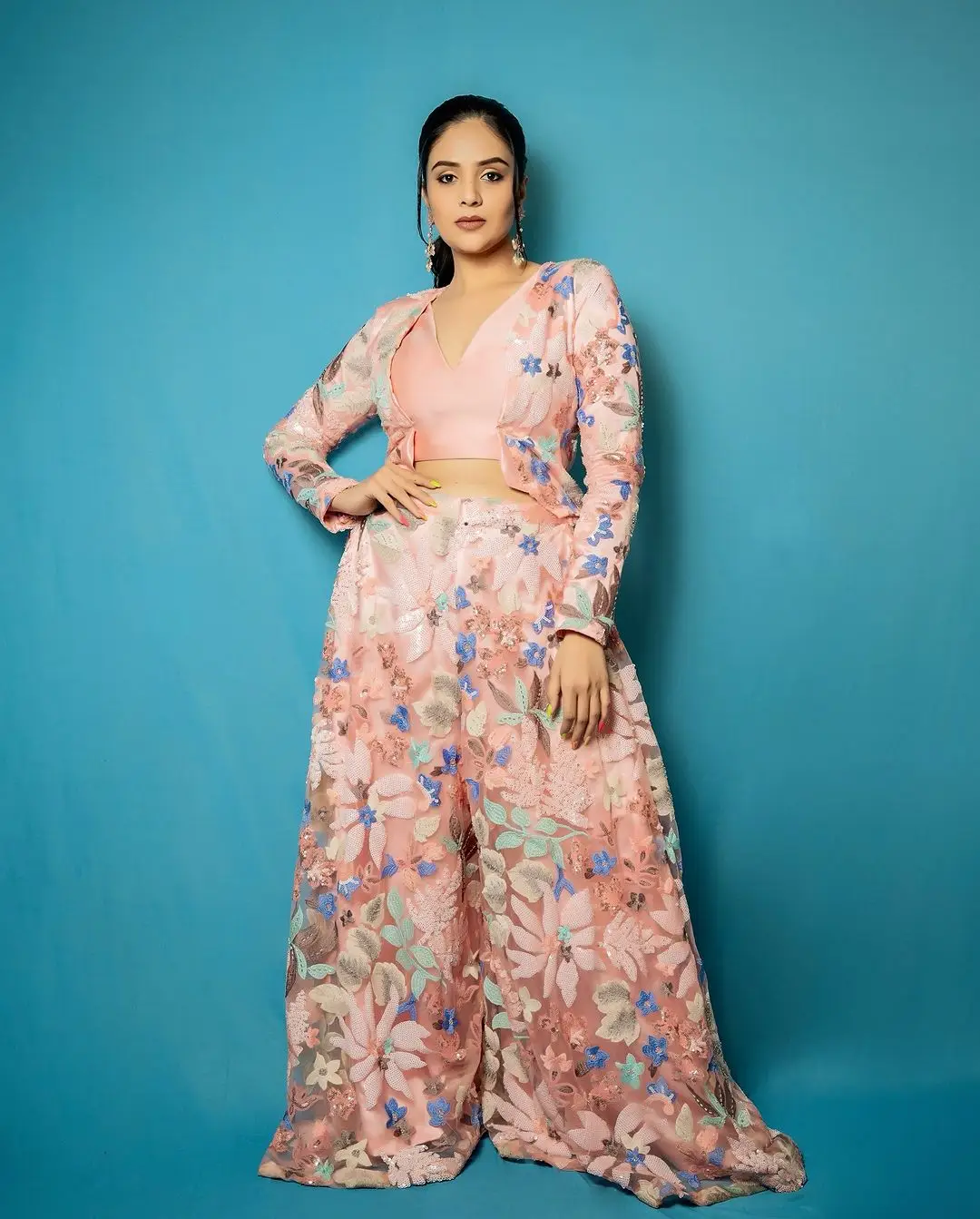 Hyderabad Actress Sreemukhi Shines In Pink Gown